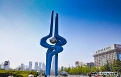 济南泉城广场的标志是什么意思 济南泉城广场地标性建筑图片