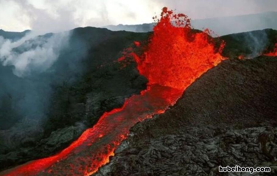 火山形成的大致原因是什么 火山形成的地质原因