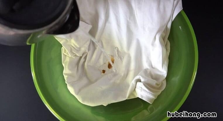 衣服上新沾的血渍怎么去除 衣服上有血迹怎么除掉
