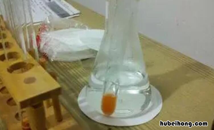 硫酸钠溶液是什么颜色 硫酸钠的水溶液颜色