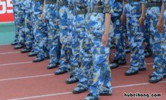 稍息是左脚还是右脚 军训稍息立正属于什么