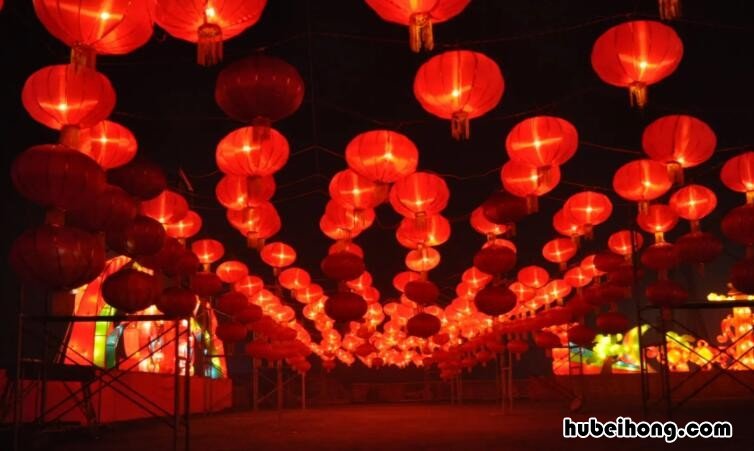 红灯笼的唯美句子有哪些 红灯笼的美文