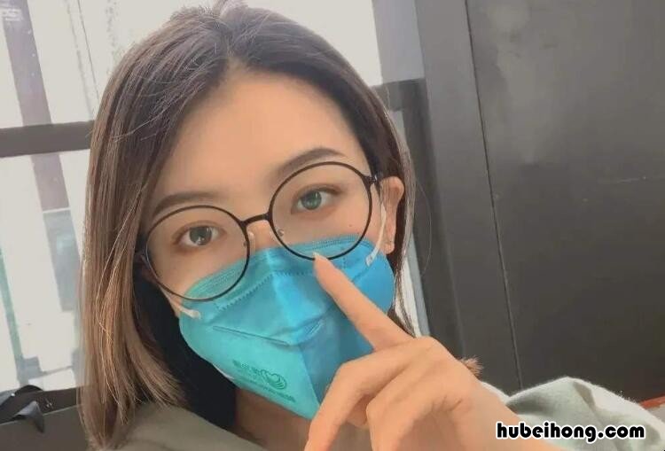 近视眼戴口罩起雾怎么办 近视眼戴口罩怎么能不上雾