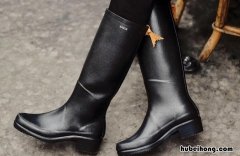 雨靴穿着注意事项是什么 雨靴的穿法