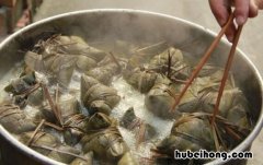 高压锅煮粽子锅变黑了怎么办 高压锅煮粽子太满了可以吗
