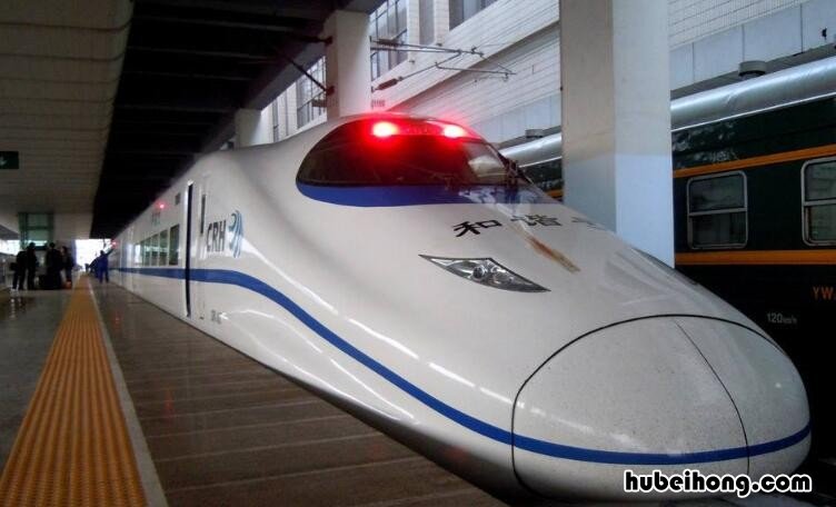 高铁怎么分辨几号车厢 高铁里怎么看几号车厢