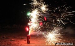远离烟花爆竹手抄报内容有哪些 远离烟花保护环境的手抄报