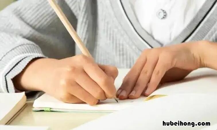 陌生的爱作文怎么写 陌生的爱的作文