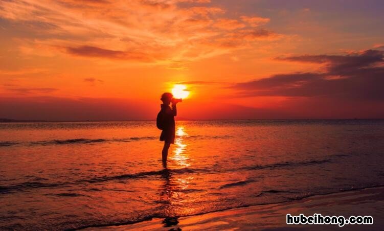 看夕阳西下的心情句子有哪些 日落配一句话发朋友圈