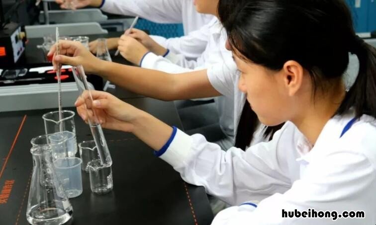 碳酸氢钠与盐酸反应方程式是什么 碳酸氢钠与盐酸反应方程式是什么