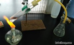 碳酸钠和盐酸反应现象是什么 碳酸钠和盐酸反应的反应条件