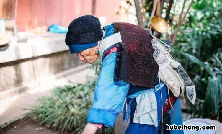鲐背之年是多少岁 鲐背之年是什么意思