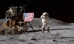 第一个登月的人是哪个国家的 第一个登月球的人是哪个国家