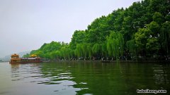 西湖美景一句话概括有哪些 西湖美景一句话概括二年级
